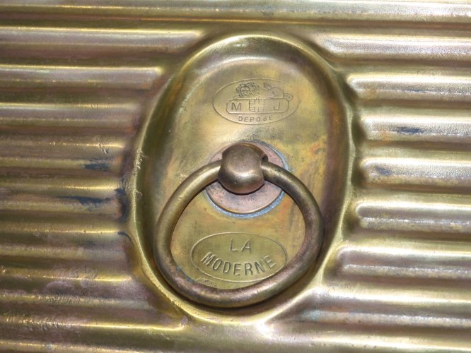 -ANCIENNE CHAUFFERETTE BOUILLOTTE LA MODERNE DESSUS LAITON et CORPS METAL    D
