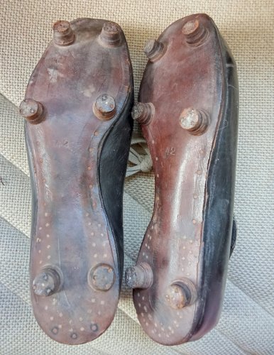 Ancienne Chaussures Football Rugby Crampons Taille 42 Sport Ancien  Collection