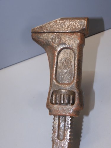 - ANCIENNE CLE ANGLAISE MARTEAU HI OUTIL ANCIEN OLD TOOLS COLLECTION GARAGE  D