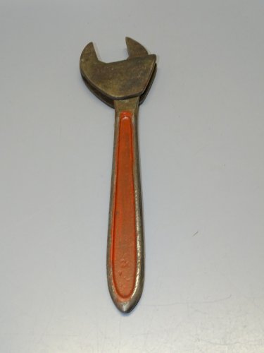 -ANCIENNE CLE MULTIPRISE SUPER MATKON COLLECTION OUTILS ANCIENS DECO GARAGE   D