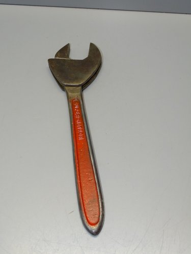 -ANCIENNE CLE MULTIPRISE SUPER MATKON COLLECTION OUTILS ANCIENS DECO GARAGE   D