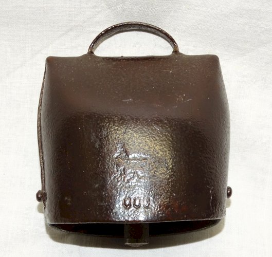 -ANCIENNE CLOCHE DE CHEVRE DEVOUASSOUD 000 METAL ROUILLE VERNIS  ART POPULAIRE D
