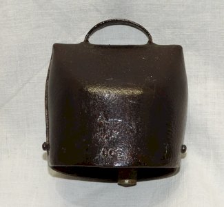-ANCIENNE CLOCHE DE CHEVRE SIMOND 000 METAL ROUILLE VERNIS  ART POPULAIRE D