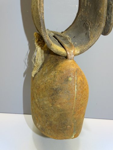 - ANCIENNE CLOCHE de VACHE METAL DEVOUASSOUD CHAMONIX N°5 Première Qualité
