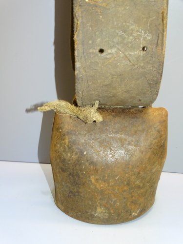- ANCIENNE CLOCHE de VACHE METAL DEVOUASSOUD CHAMONIX N°5 Première Qualité