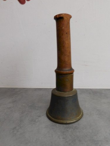 ANCIENNE CLOCHE EN BRONZE ET BOIS