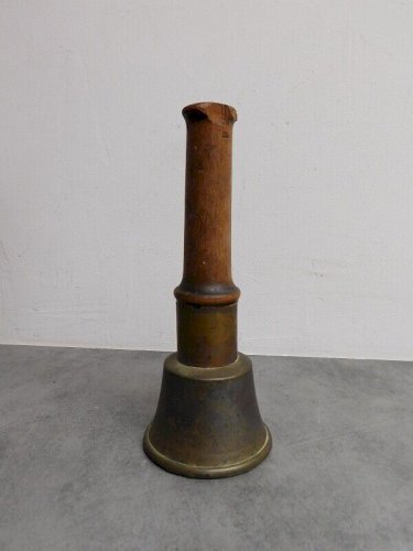 ANCIENNE CLOCHE EN BRONZE ET BOIS