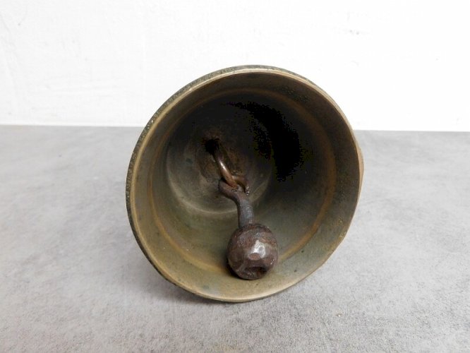 ANCIENNE CLOCHE EN BRONZE ET BOIS