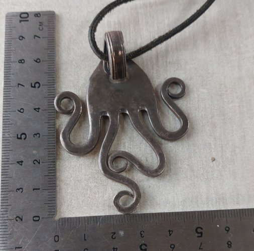 Ancienne collier, pendentif fourchette, en métal argenté