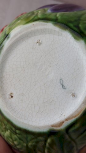 Ancienne corbeille / panier, décor fruits, en barbotine de Sarreguemines