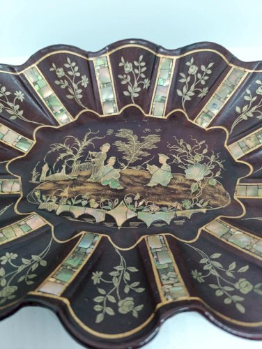 ancienne corbeille style asiatique papier maché? en bon etat