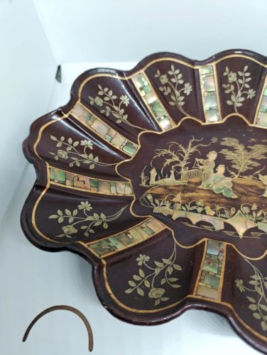 ancienne corbeille style asiatique papier maché? en bon etat