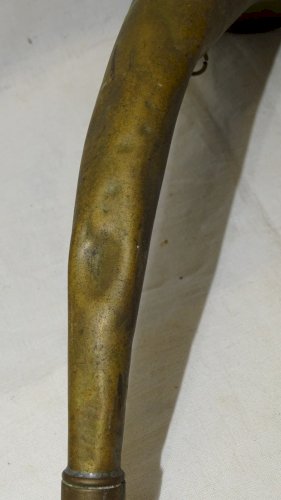-ANCIENNE CORNE D'APPEL ou ANCIEN COR de CHASSE en LAITON avec chocs d'usage   D
