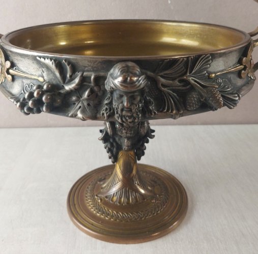 Ancienne coupe en bronze / vide poche, signée Barbedienne