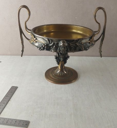 Ancienne coupe en bronze / vide poche, signée Barbedienne