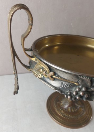 Ancienne coupe en bronze / vide poche, signée Barbedienne