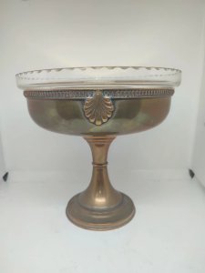 ancienne coupe en laiton avec coupelle en cristal en bon etat
