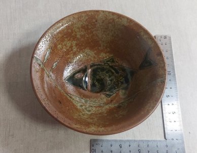 Ancienne coupelle, décor poisson, à identifier