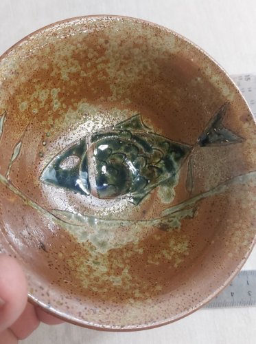 Ancienne coupelle, décor poisson, à identifier