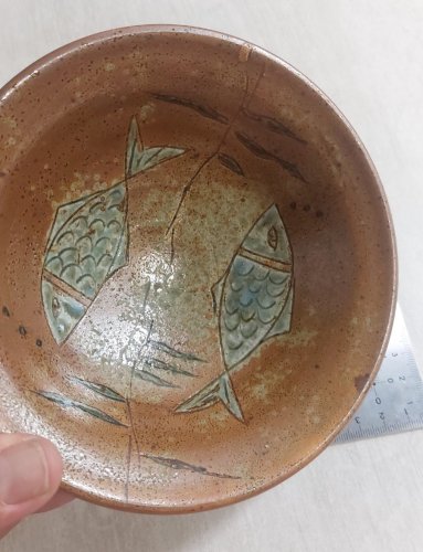 Ancienne coupelle, décor poisson, à identifier