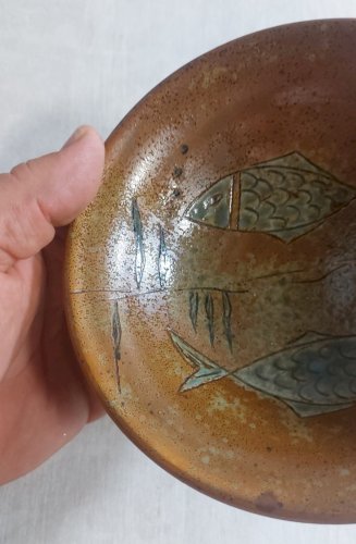 Ancienne coupelle, décor poisson, à identifier