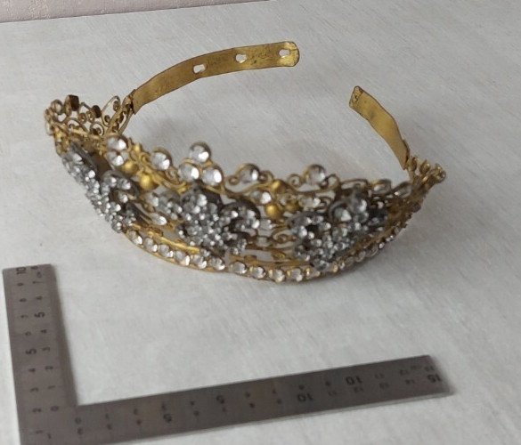 Ancienne couronne / diadème de Vierge / statue, en métal doré et strass, XIXème