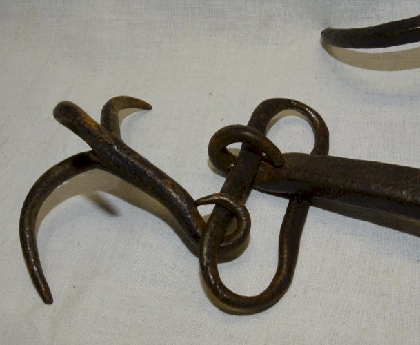 - ANCIENNE COURONNE D'OFFICE CROCHET DE PUITS CHERCHE PUITS FER FORGE déco   D