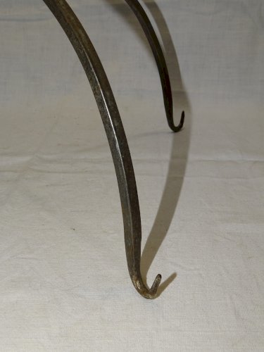 - ANCIENNE COURONNE D'OFFICE  FER FORGE A SUSPENDRE DANS LA CHEMINEE CUISINE   D