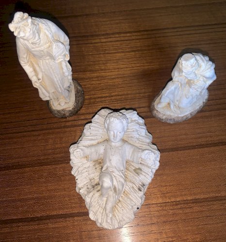 Ancienne crèche de Noël santons en plâtre enfant Jesus roi mage