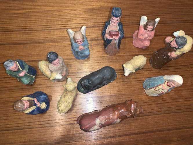 Ancienne crèche de Noël santons en plâtre peint âne vache mouton
