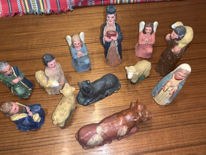 Ancienne crèche de Noël santons en plâtre peint âne vache mouton