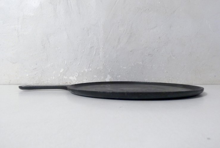 ancienne crêpière galetière en fonte art populaire Bretagne Cousances 27cm