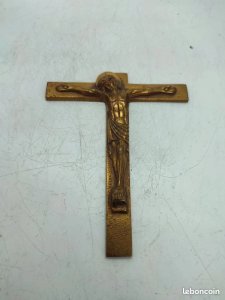 old bronze cross signed Dorlia in good condition