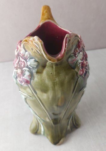 Ancienne cruche / pichet / carafe, en barbotine, décor fleurs, Onnaing 764