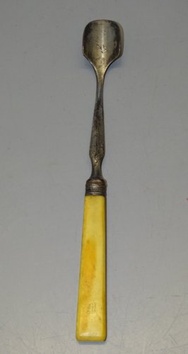 -ANCIENNE CUILLERE A FROMAGE Fer étamé Manche Chiffré M COLLECTION TABLE   D