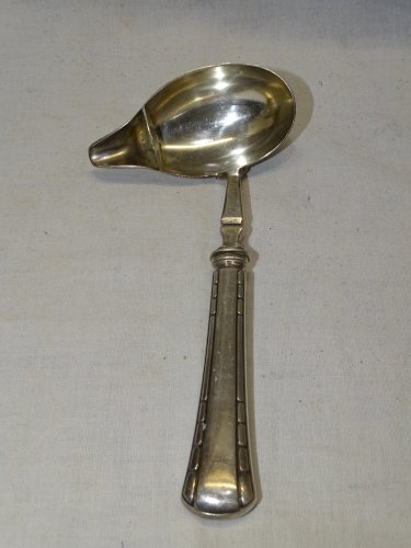 -ANCIENNE CUILLERE A SAUCE METAL ARGENTE ART DE LA TABLE VITRINE