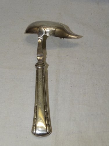 -ANCIENNE CUILLERE A SAUCE METAL ARGENTE ART DE LA TABLE VITRINE