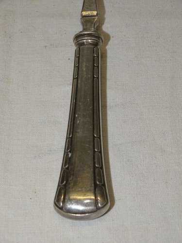 -ANCIENNE CUILLERE A SAUCE METAL ARGENTE ART DE LA TABLE VITRINE