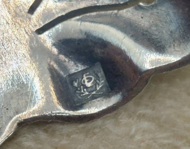 Ancienne cuillère à saupoudrer / saupoudreuse, en métal argenté