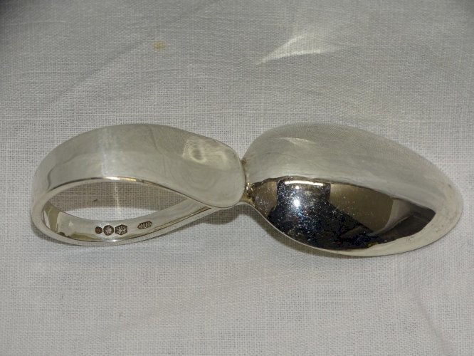 -ANCIENNE CUILLERE DE MALADE ARGENT 925e poinçons ANGLAIS dont Lion COLLECTION