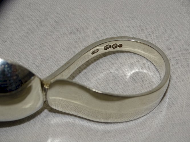 -ANCIENNE CUILLERE DE MALADE ARGENT 925e poinçons ANGLAIS dont Lion COLLECTION