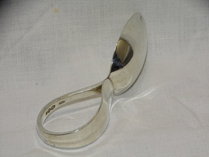 -ANCIENNE CUILLERE DE MALADE ARGENT 925e poinçons ANGLAIS dont Lion COLLECTION