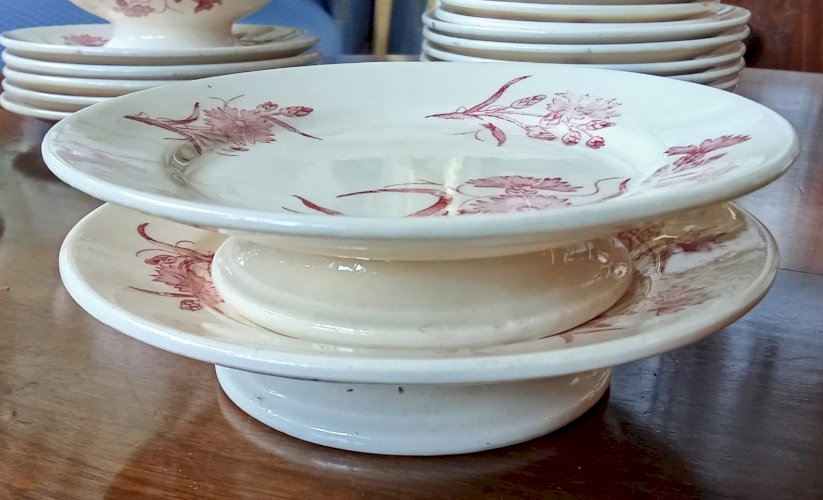 Ancienne dinette Longchamp Modèle Bluets Terre de fer 25 pièces Jouet Ancien
