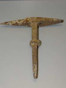 - ANCIENT BIGORNE ANVIL BLACKSMITH JEWELER COLLECTION ANTIQUE TOOL D