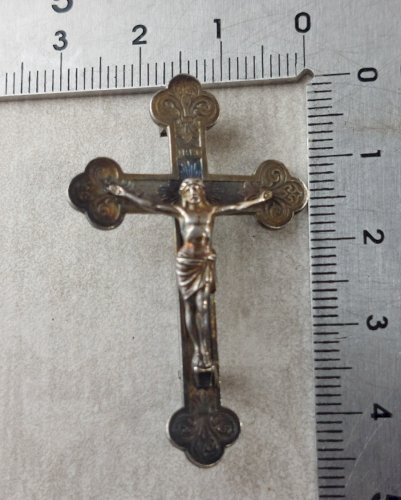 Ancienne épingle / brochet, croix religieuse, INRI, en argent