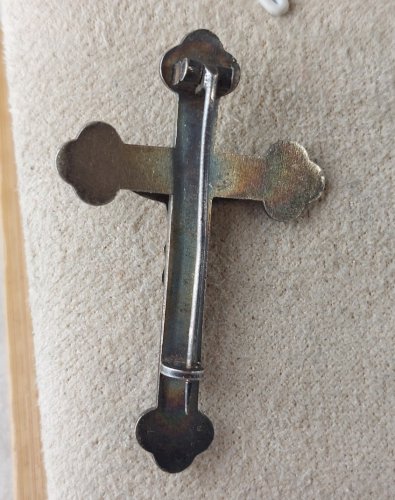 Ancienne épingle / brochet, croix religieuse, INRI, en argent