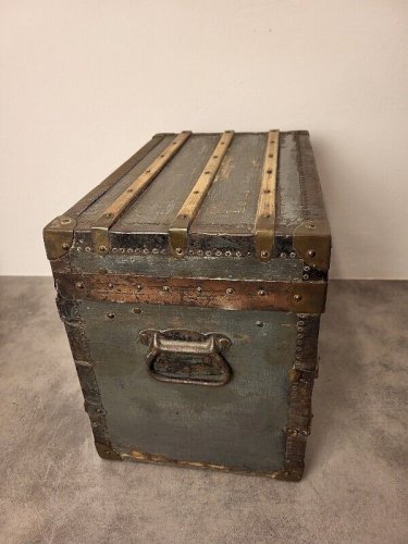 ANCIENNE ET RARE MALLE MINIATURE EN BOIS