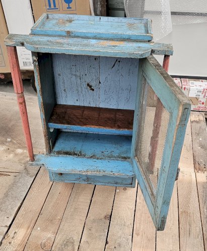 Ancienne étagère murale