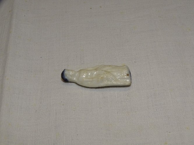 -ANCIENNE FEVE 1ERE EPOQUE REINE  BLEU SUR LES CHEVEUX COLLECTION VITRINE