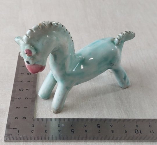 Ancienne figurine, en céramique, cheval, à identifier